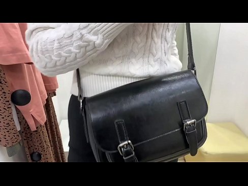 ❤️ Фитинг бөлмөсүндө жаш канчык FeralBerryди дилдо менен коомдук мастурбациялоо Порно видео бизде ky.sexonfire.ru ❌️❤